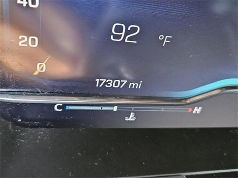 Used 2024 Chevrolet Silverado 1500 LT image 27