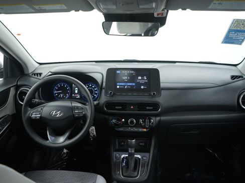 Used 2022 Hyundai Kona SE image 13