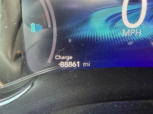 Used 2021 Chrysler Pacifica Limited w/ Uconnect Theater Family Group FWD image 21