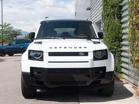 New 2025 Land Rover Defender 110 V8 image 5