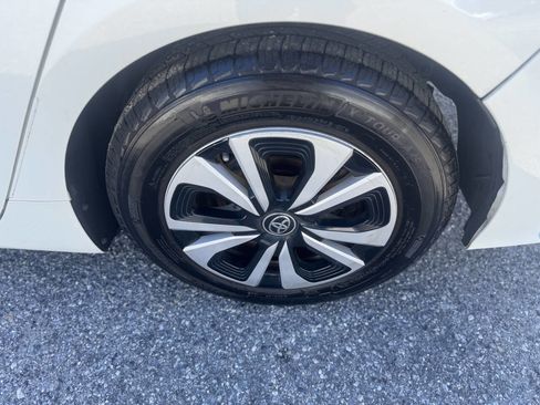 Used 2017 Toyota Prius Prime Plus image 64