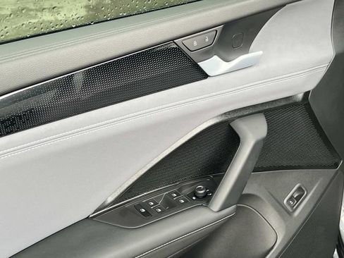 New 2026 Volkswagen Tiguan SE R-Line FWD image 10