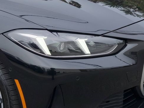 Used 2025 BMW 430i Convertible w/ Convenience Package image 8