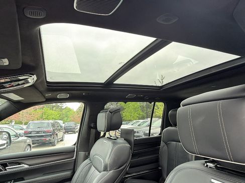 Certified 2025 Jeep Grand Wagoneer Series II Obsidian w/ Quick Order Packagew 28T AWD/4WD image 18