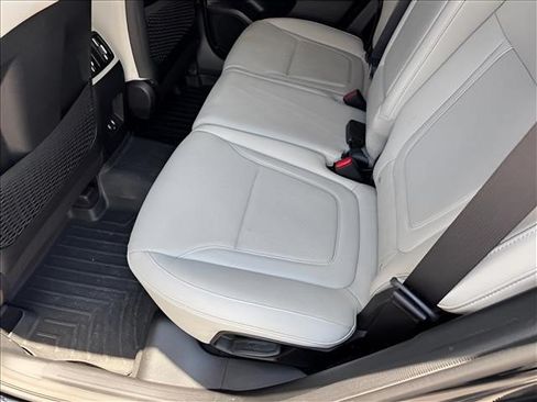 Used 2022 Hyundai Tucson SEL w/ Convenience + Premium Package FWD image 12