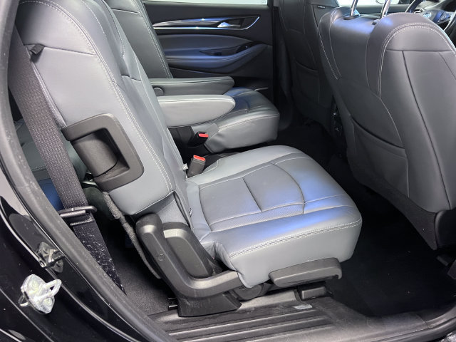 Used 2018 Buick Enclave Essence AWD/4WD image 13