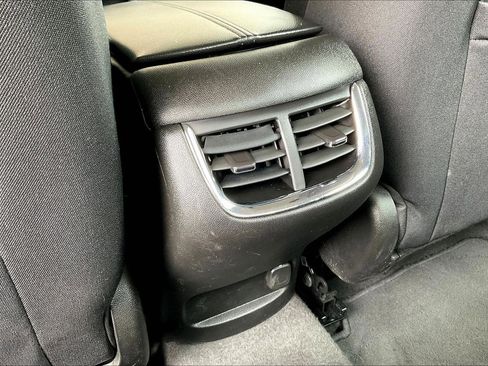 Used 2024 Chevrolet Malibu LT FWD image 10