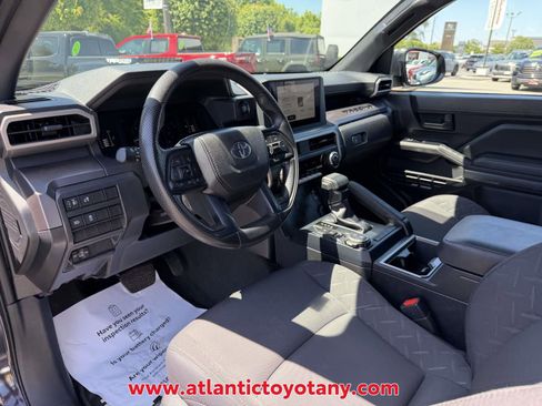 Certified 2025 Toyota Tacoma SR5 AWD/4WD image 20