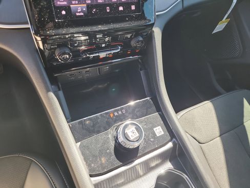New 2025 Jeep Grand Cherokee Altitude RWD image 18