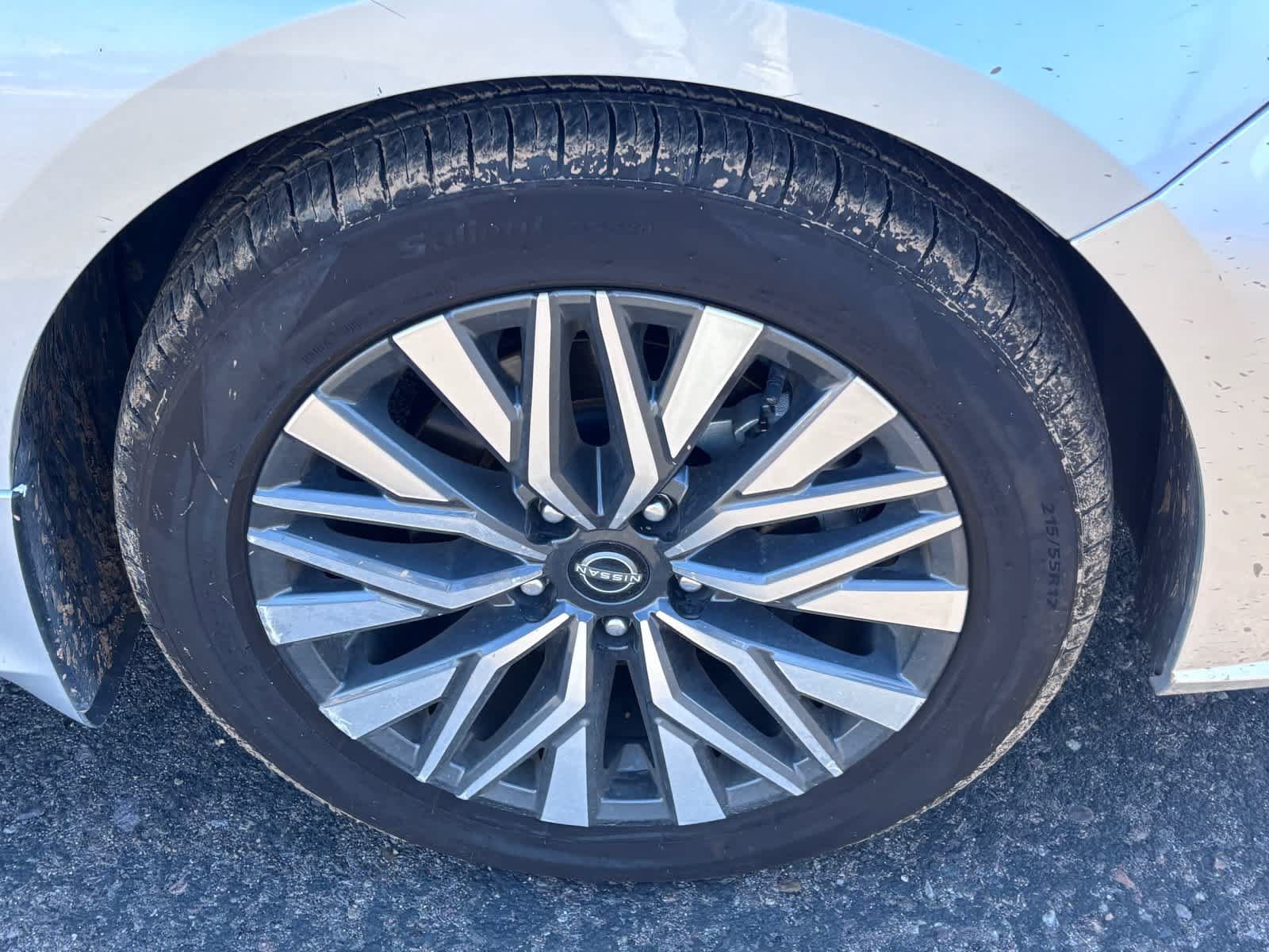 Used 2024 Nissan Altima 2.5 SV w/ SV Premium Package FWD image 8