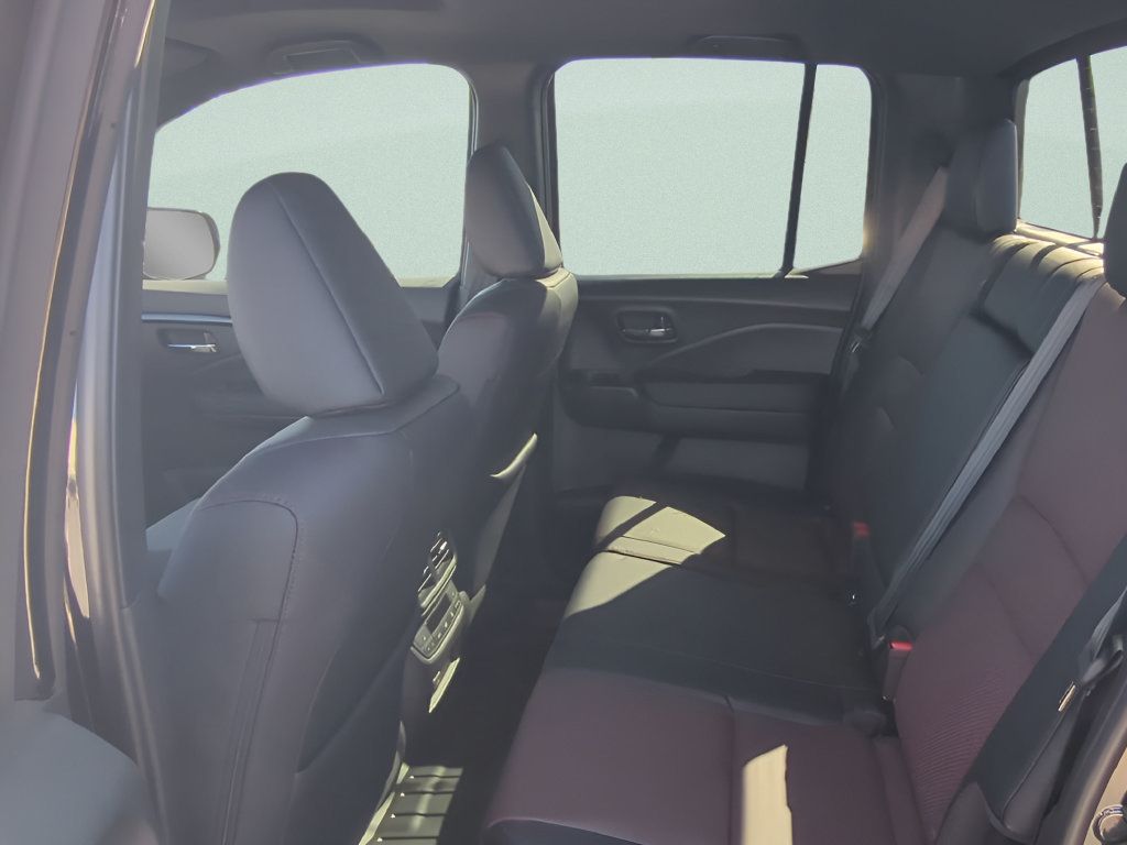 New 2026 Honda Ridgeline Black Edition image 10