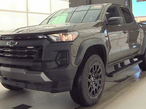 Used 2024 Chevrolet Colorado Trail Boss w/ Technology Package AWD/4WD image 3