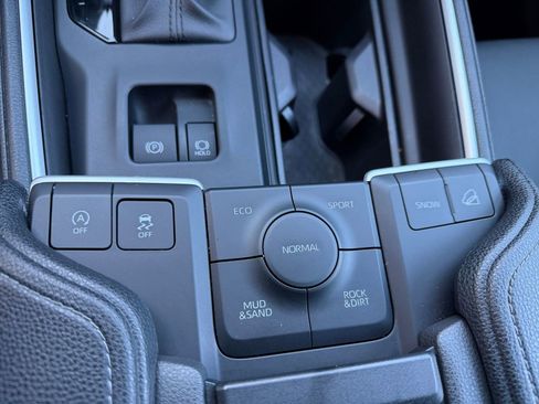 Used 2025 Toyota Grand Highlander XLE image 19