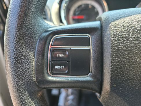Used 2014 Dodge Grand Caravan SE w/ Quick Order Package 29E SE FWD image 5