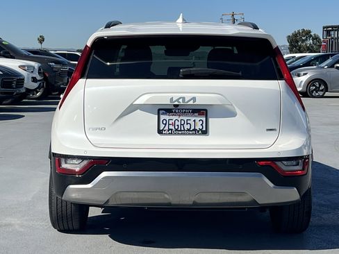 Certified 2023 Kia Niro SX Touring image 6