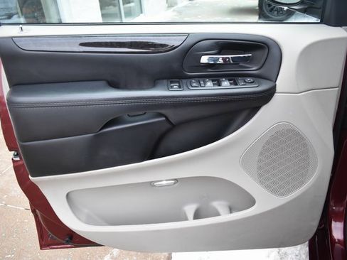 Used 2018 Dodge Grand Caravan SE image 14