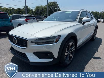New 2026 Volvo V60 B5 Cross Country Plus w/ Climate Package