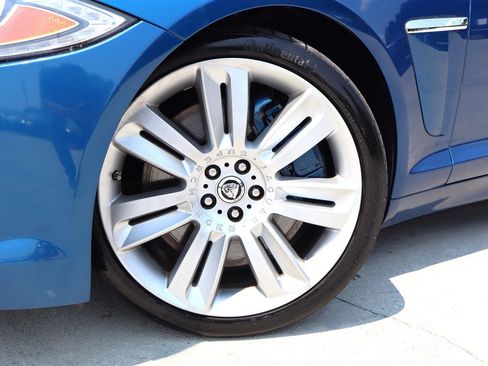 Used 2013 Jaguar XF R RWD image 10