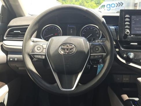 Used 2022 Toyota Camry LE FWD image 13