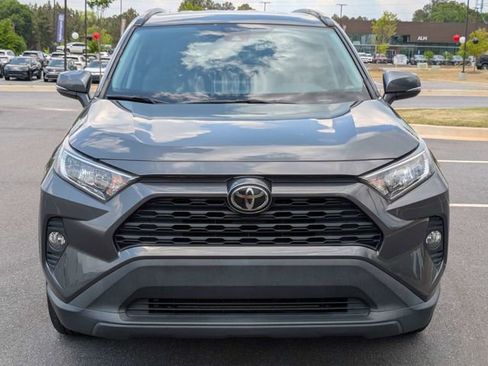 Used 2020 Toyota RAV4 XLE FWD image 5