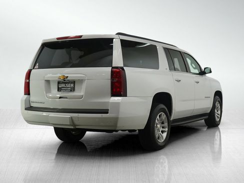 Used 2019 Chevrolet Suburban LT image 5