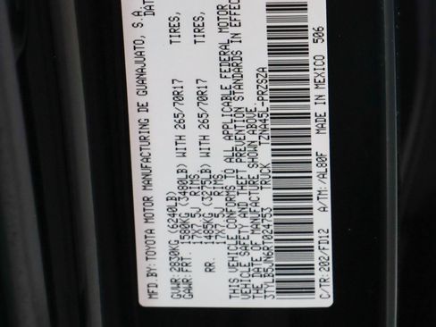 Used 2024 Toyota Tacoma TRD Off-Road AWD/4WD image 31
