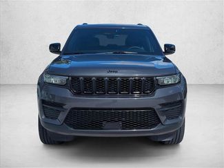 Used 2025 Jeep Grand Cherokee Altitude RWD video 2