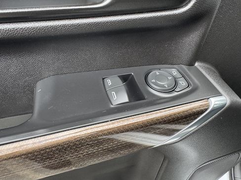 Used 2022 Chevrolet Silverado 2500 LT w/ Convenience Package image 11