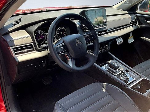 Used 2024 Mitsubishi Outlander SE AWD/4WD image 10