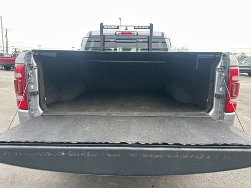 Used 2022 RAM 1500 Laramie AWD/4WD image 15