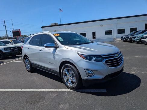 Used 2018 Chevrolet Equinox Premier FWD image 2