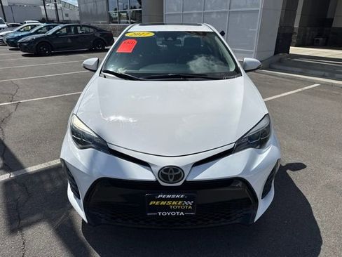 Used 2017 Toyota Corolla SE FWD image 2