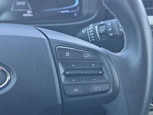 Used 2023 Hyundai Venue Limited FWD image 26