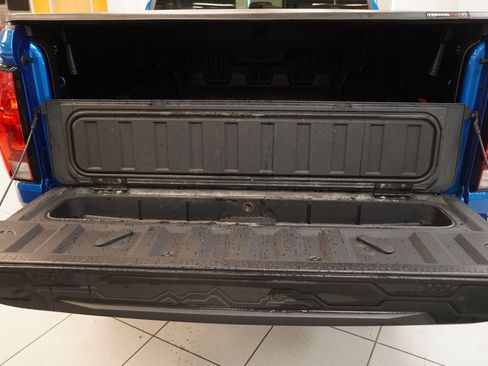 Used 2023 Chevrolet Colorado LT w/ LT Convenience Package II AWD/4WD image 11