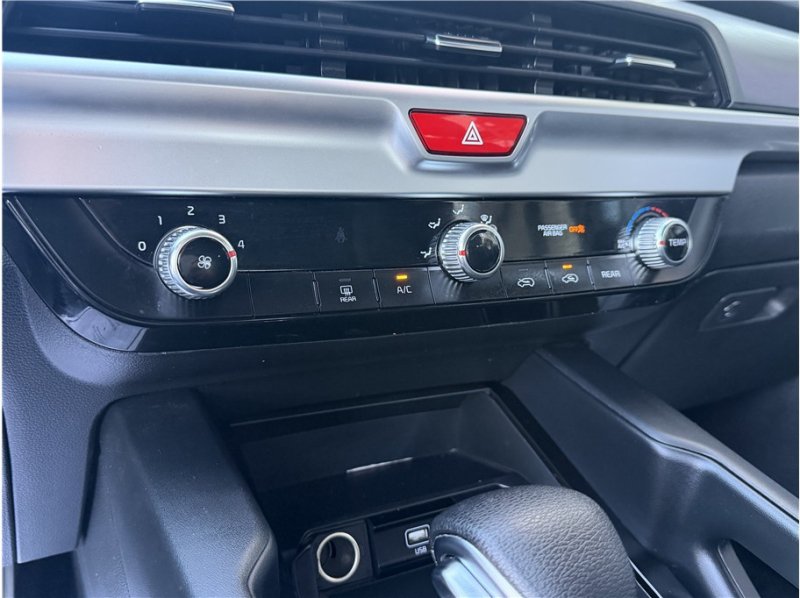 Used 2020 Kia Telluride LX FWD image 38