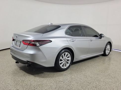 Used 2024 Toyota Camry LE w/ Convenience Package FWD image 5
