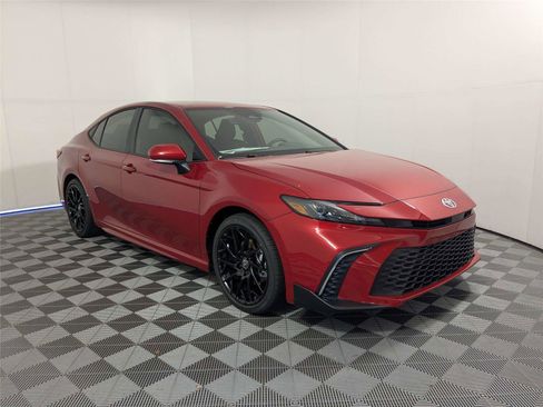 New 2026 Toyota Camry SE FWD image 3