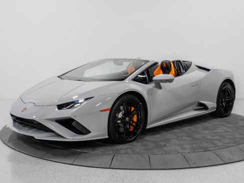 Used 2021 Lamborghini Huracan EVO RWD image 3