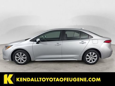 Used 2024 Toyota Corolla LE FWD image 2