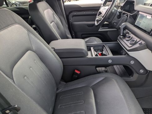 Used 2020 Land Rover Defender 110 SE image 12