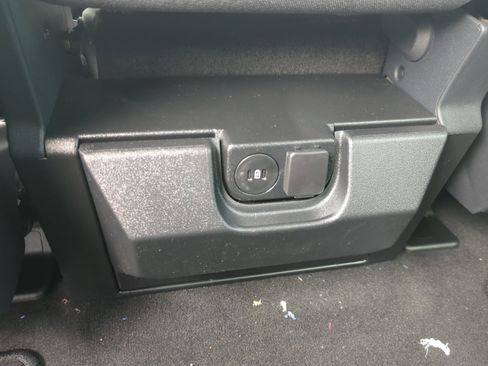 New 2025 Ford F250 XLT w/ Black Appearance Package image 32