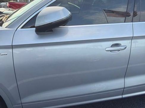 Used 2020 Audi Q5 e Premium w/ Convenience Package AWD/4WD image 5