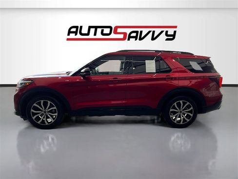 Used 2025 Ford Explorer ST-Line w/ Premium Package image 4