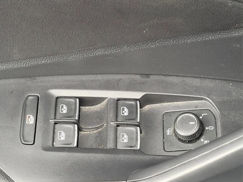 Used 2021 Volkswagen Jetta GLI image 25