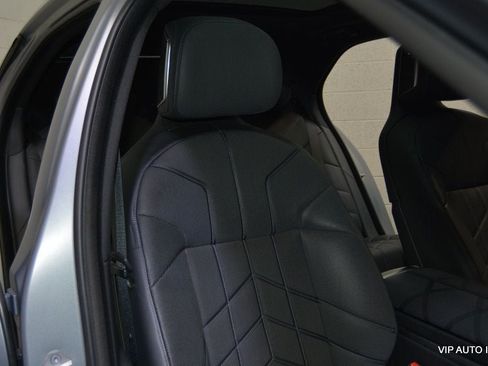 Used 2023 BMW i7 xDrive60 AWD/4WD image 16