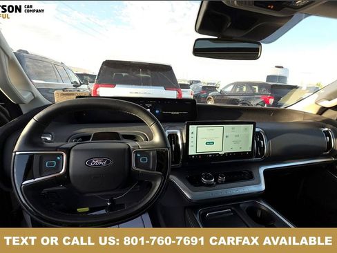 Used 2025 Ford Expedition Max Platinum AWD/4WD image 5