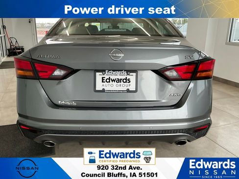 Used 2023 Nissan Altima 2.5 SV w/ SV Premium Package AWD/4WD image 11