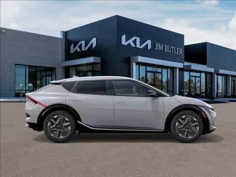 New 2026 Kia EV6 Light RWD image 7