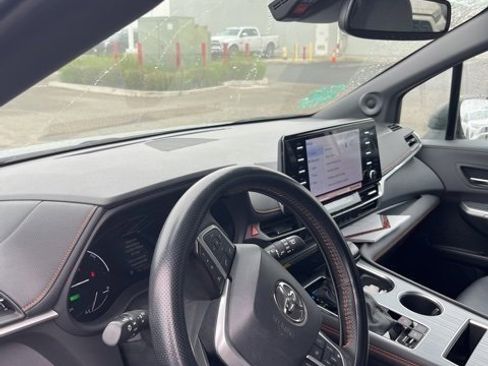 Used 2024 Toyota Sienna XSE image 14