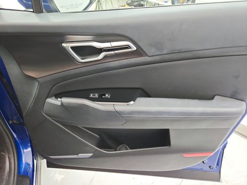 Used 2025 Kia Sportage EX FWD image 37